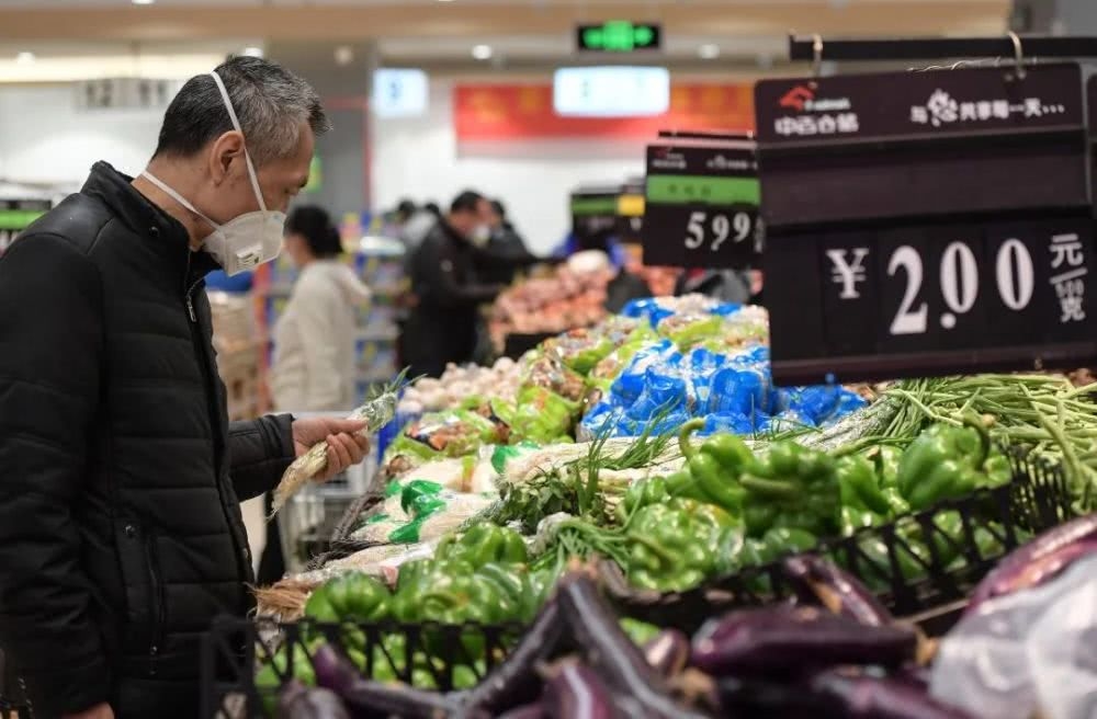 疫情中，一個中產(chǎn)家庭能撐多久？